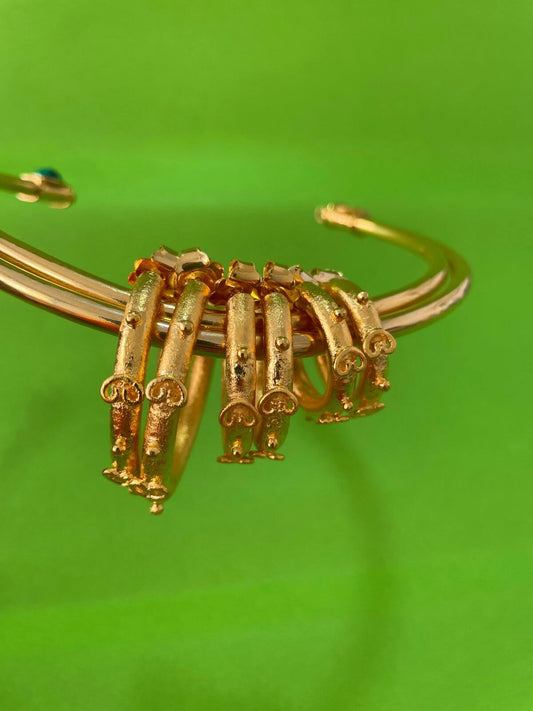 Aretes Aksaray Dorados