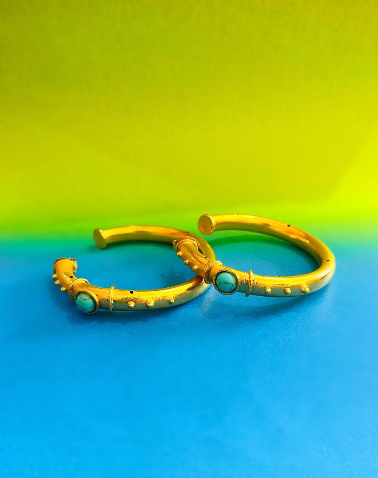 Aretes Van