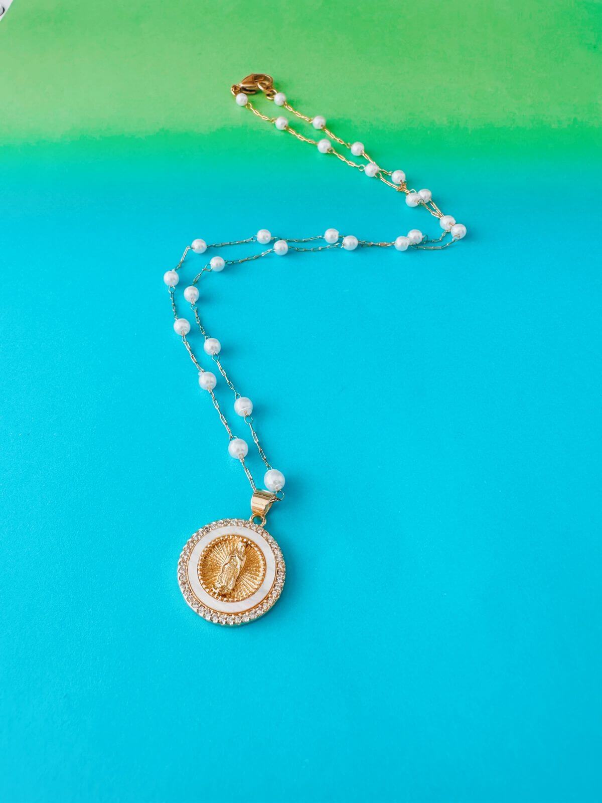 Aura Divina