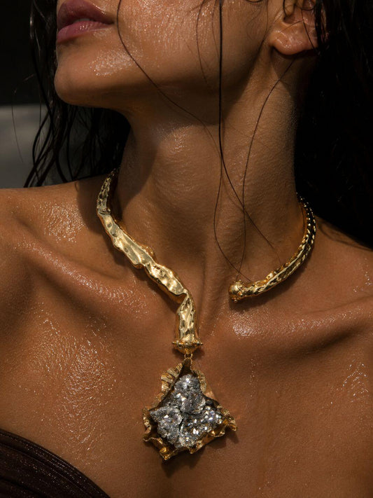Collar Sculpted Storm